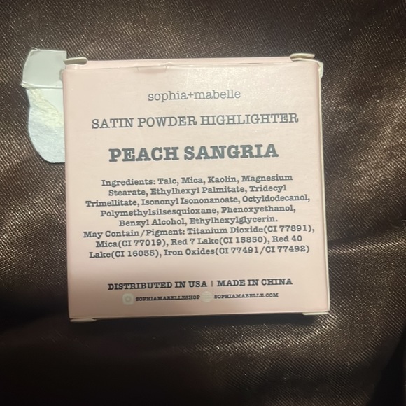 Sophia+Mabelle satin powder highlighter (new) - Picture 4 of 4